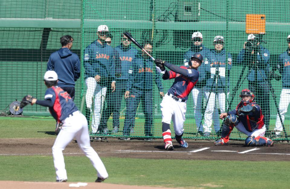 北山と対戦する佐藤輝（撮影・金田祐二）