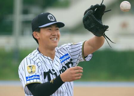 練習中、笑顔を見せる立石（撮影・坂部計介）