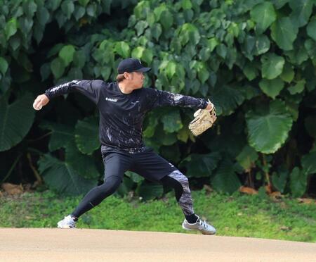 サブグラウンドで投げ込んだ西勇（撮影・坂部計介）