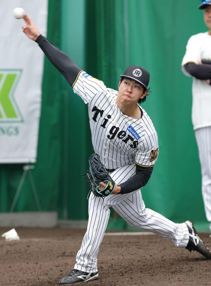 　ブルペンで投げ込む工藤（撮影・立川洋一郎）