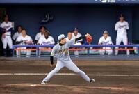 ２番手て登板し、力投する才木（撮影・山口登）