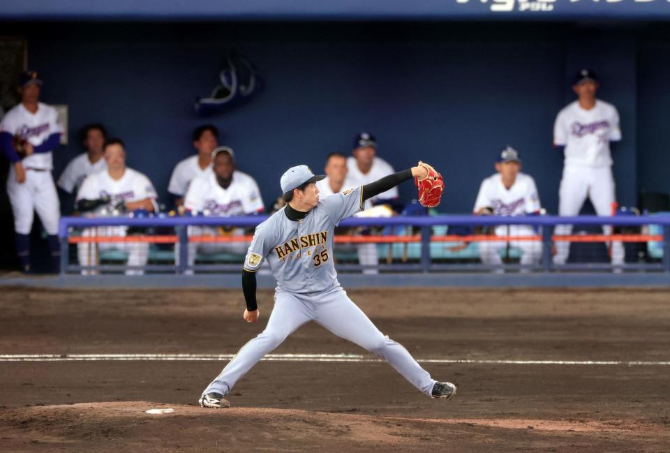 ２番手て登板し、力投する才木（撮影・山口登）