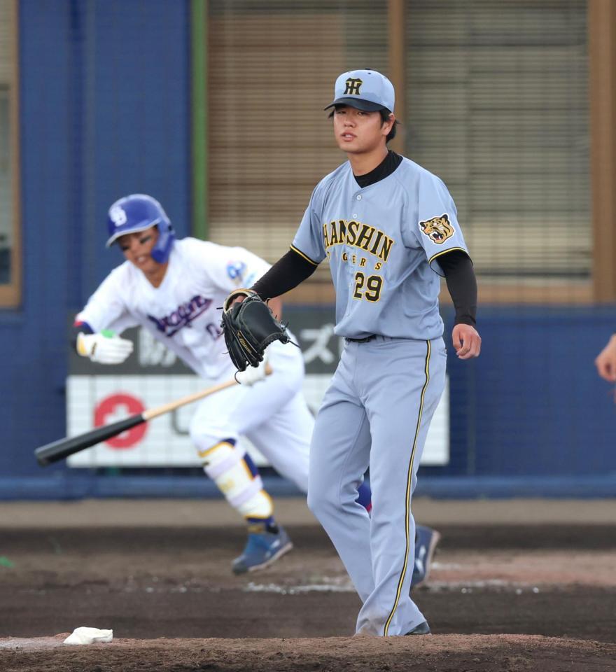 ２回、辻本に先制適時打を打たれる高橋（撮影・立川洋一郎）