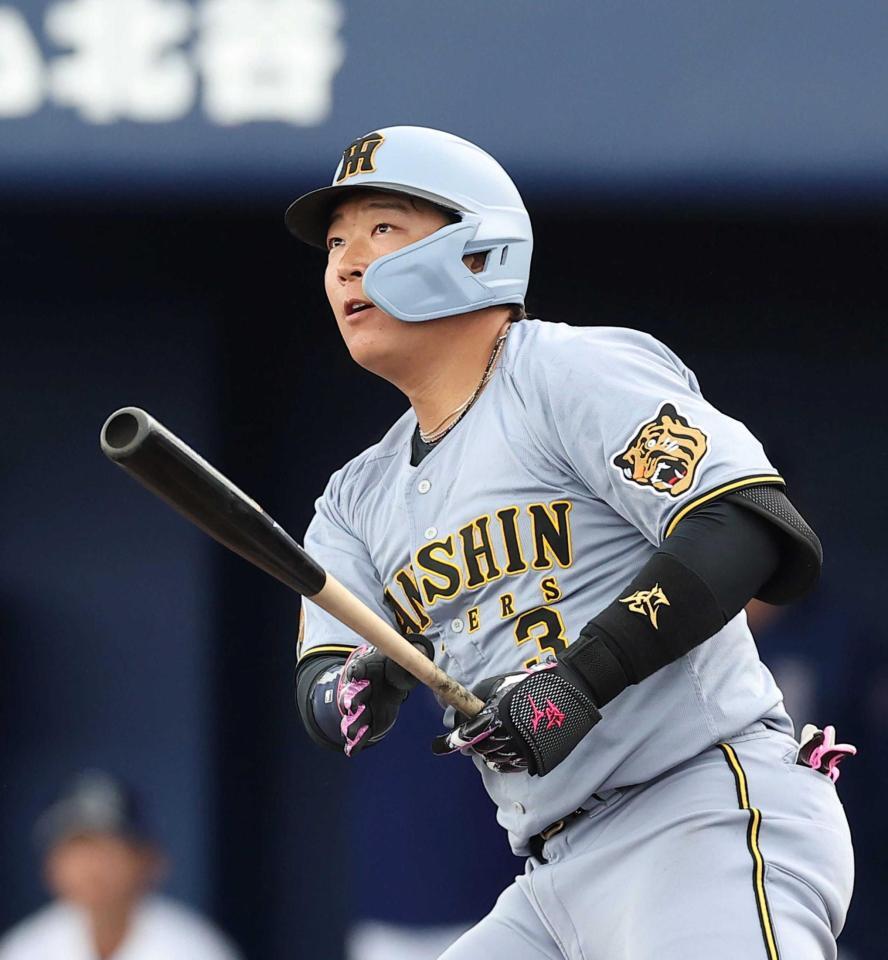 ２回、左前打を放つ大山