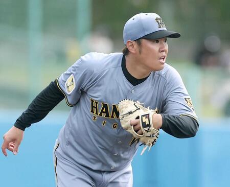 ３回、岩田の打球で駆け出す西勇