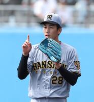 ３回、浅間を左飛に抑えた今朝丸（撮影・西田忠信）