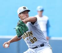 ６回から登板するモレッタ（撮影・西田忠信）