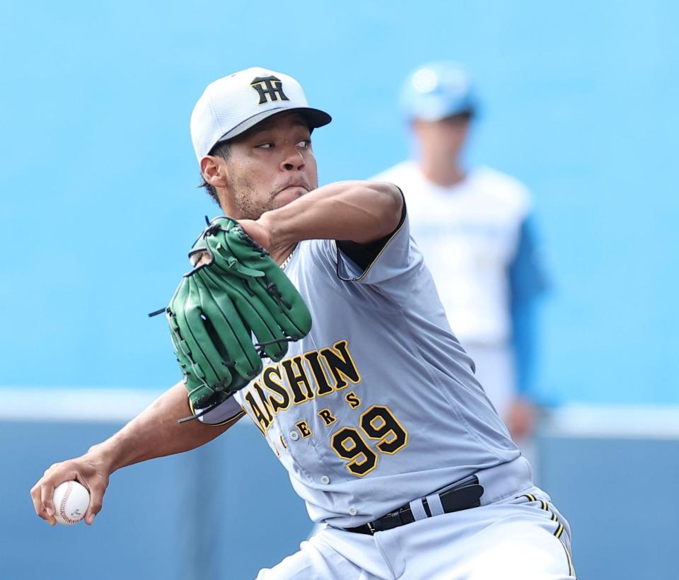 ６回から登板するモレッタ（撮影・西田忠信）