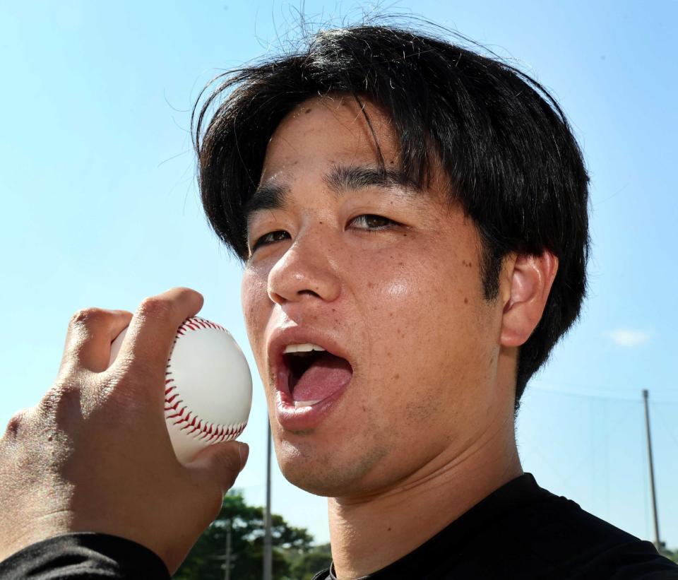 　こんがりと日焼けし、今季の活躍を誓う高橋