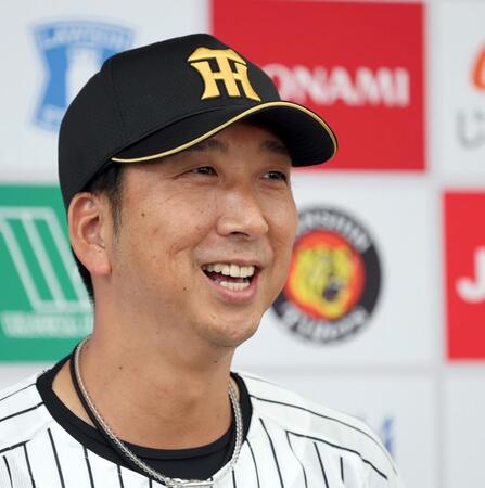 キャンプを総括する藤川監督（撮影・田中太一）