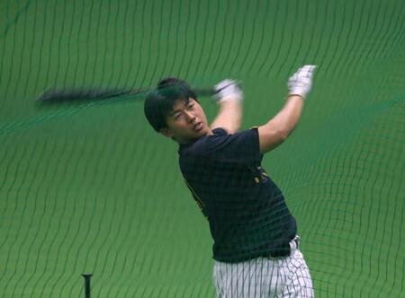 ティー打撃を行う立石（撮影・坂部計介）