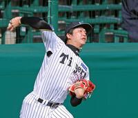 キャッチボールをして調整する才木（撮影・立川洋一郎）