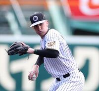 守備練習をするディベイニー（撮影・西田忠信）