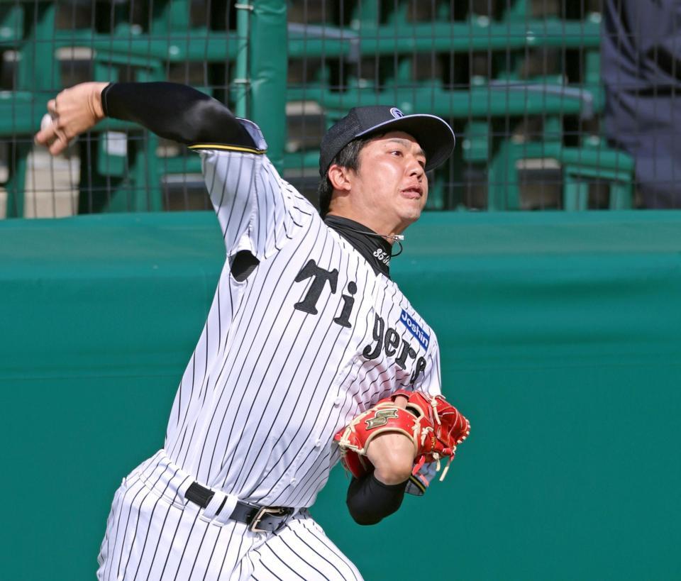 キャッチボールをして調整する才木（撮影・立川洋一郎）