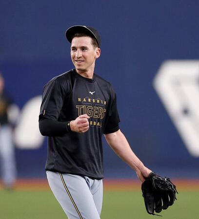 試合前練習に臨むディベイニー（撮影・西田忠信）