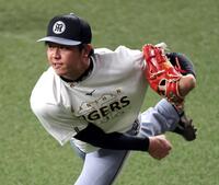 キャッチボールする才木（撮影・山口登）