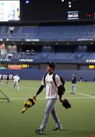 試合前練習を終えた才木（撮影・西田忠信）