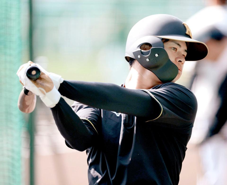 　打撃練習する中野（撮影・山口登）