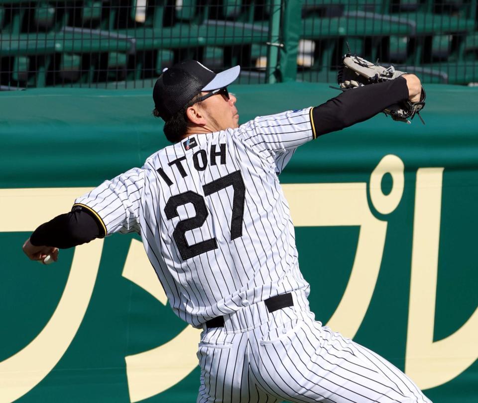 キャッチボールする伊藤将（撮影・山口登）