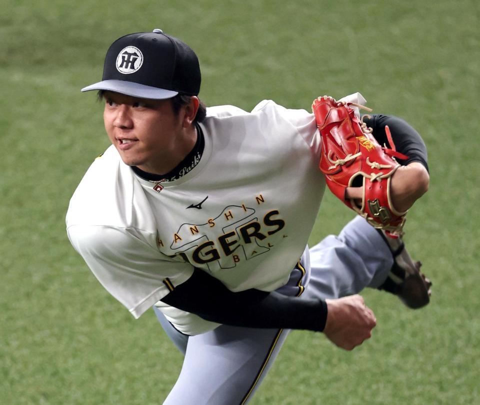 キャッチボールする才木（撮影・山口登）