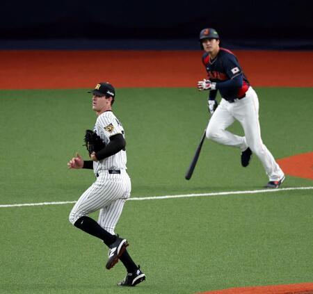 ３回、大谷を二塁ゴロに打ち取るラグズデール（撮影・山口登）