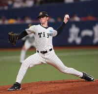 ５回から登板するルーカス（撮影・西田忠信）