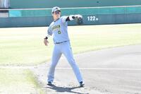 キャッチボールを行う木浪