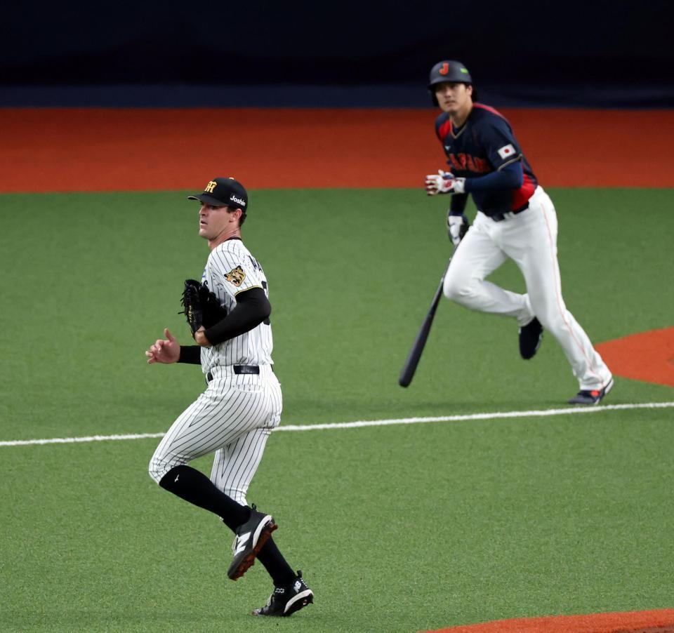 ３回、大谷を二塁ゴロに打ち取るラグズデール（撮影・山口登）