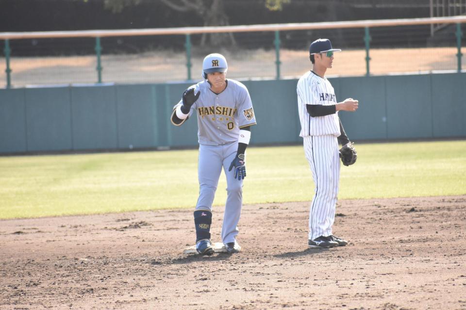 適時二塁打を放った木浪