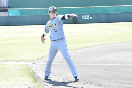 キャッチボールを行う木浪