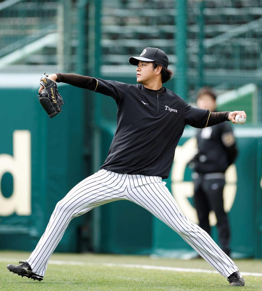 　キャッチボールをする高橋（撮影・西田忠信）