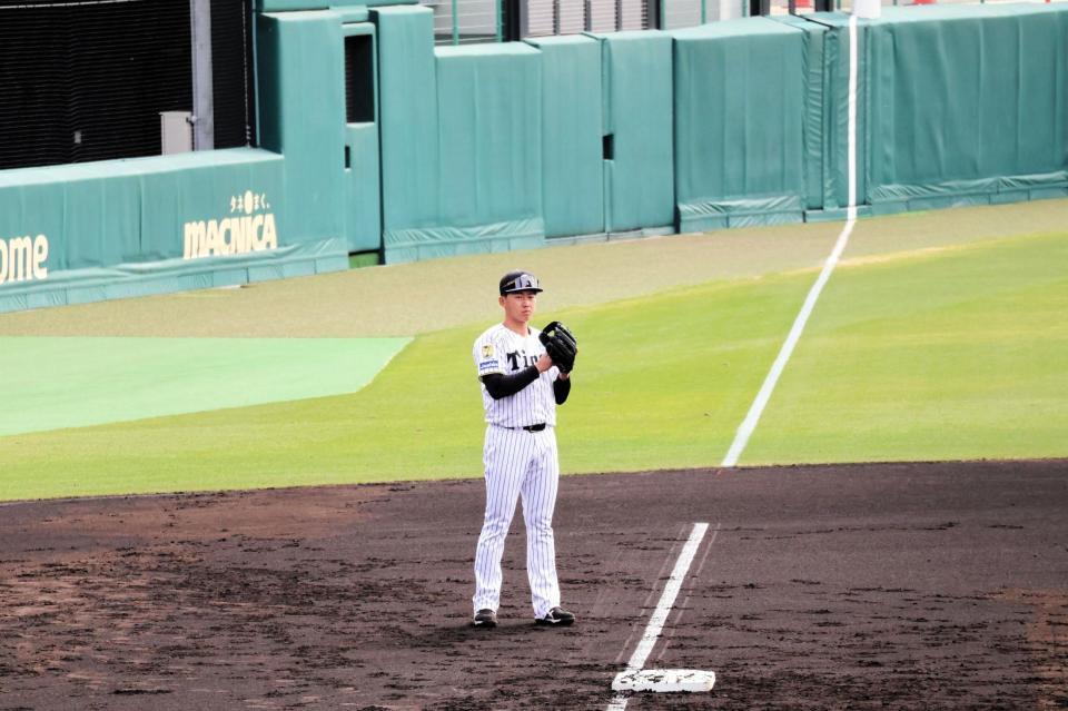 投内連係を見学する立石