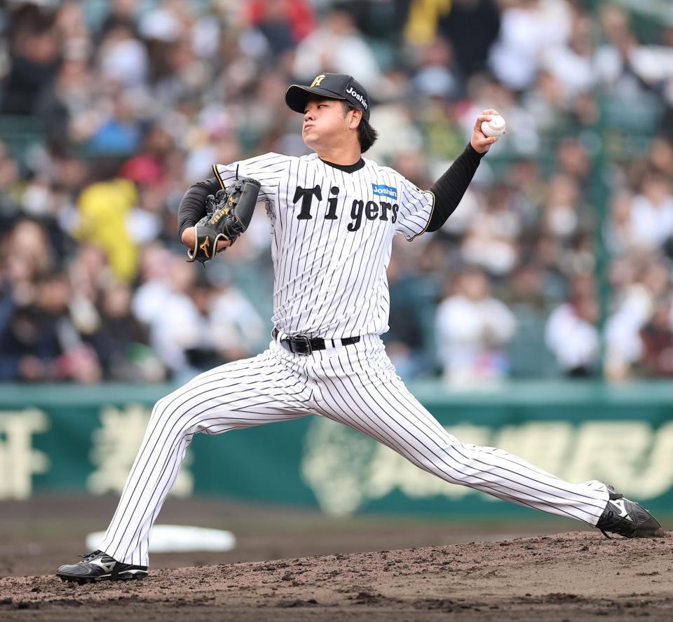 ４回から登板する高橋（撮影・西田忠信）