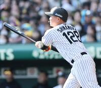 ８回、ソロを放つ嶋村（撮影・田中太一）