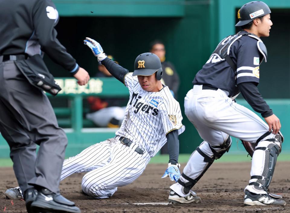 生還する岡城（撮影・立川洋一郎）