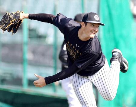 　登板に向け調整するルーカス（撮影・山口登）