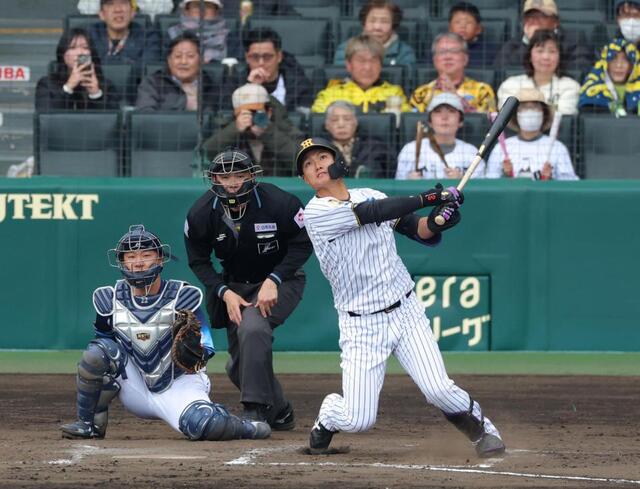 阪神 野手転向の西純矢が決勝タイムリー！154キロを執念の中前打で