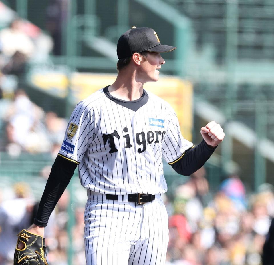 ３回、渡部聖を併殺に仕留めたルーカス（撮影・西田忠信）