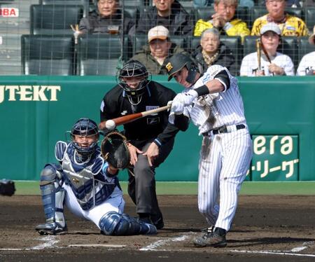 ２回、中前打を放つディベイニー（撮影・立川洋一郎）