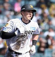 　２回、中前打を放つディベイニー（撮影・西田忠信）