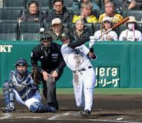 ２回、中前打を放つディベイニー（撮影・立川洋一郎）