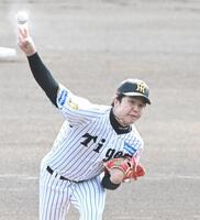 力投する才木（撮影・高部洋祐）