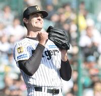 　４回、併殺にならず悔しがるラグズデール（撮影・西田忠信）