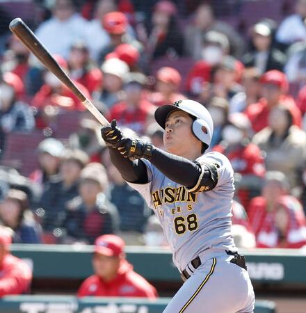 ３回、２ランを放つ中川（撮影・西田忠信）