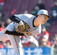 ７回から登板する及川（撮影・西田忠信）