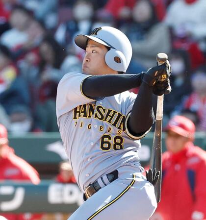 ７回、適時打を放つ中川（撮影・西田忠信）