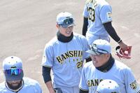 「４番・右翼」で出場した西純