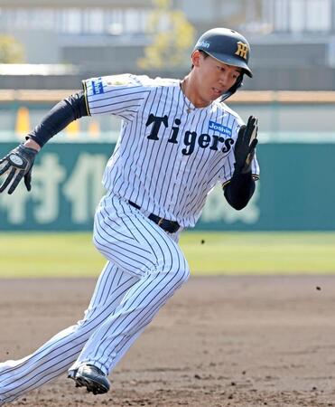 ２回、コンスエグラの適時打で三塁を回る立石（撮影・立川洋一郎）