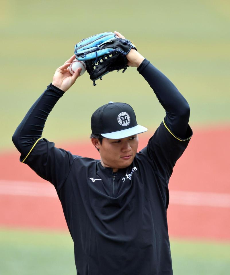 キャッチボールする森下（撮影・山口登）