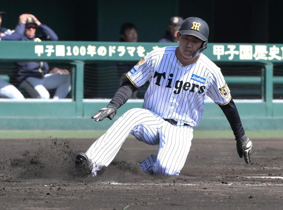 ２回、コンスエグラの適時打で生還した立石（撮影・金居みつよし）